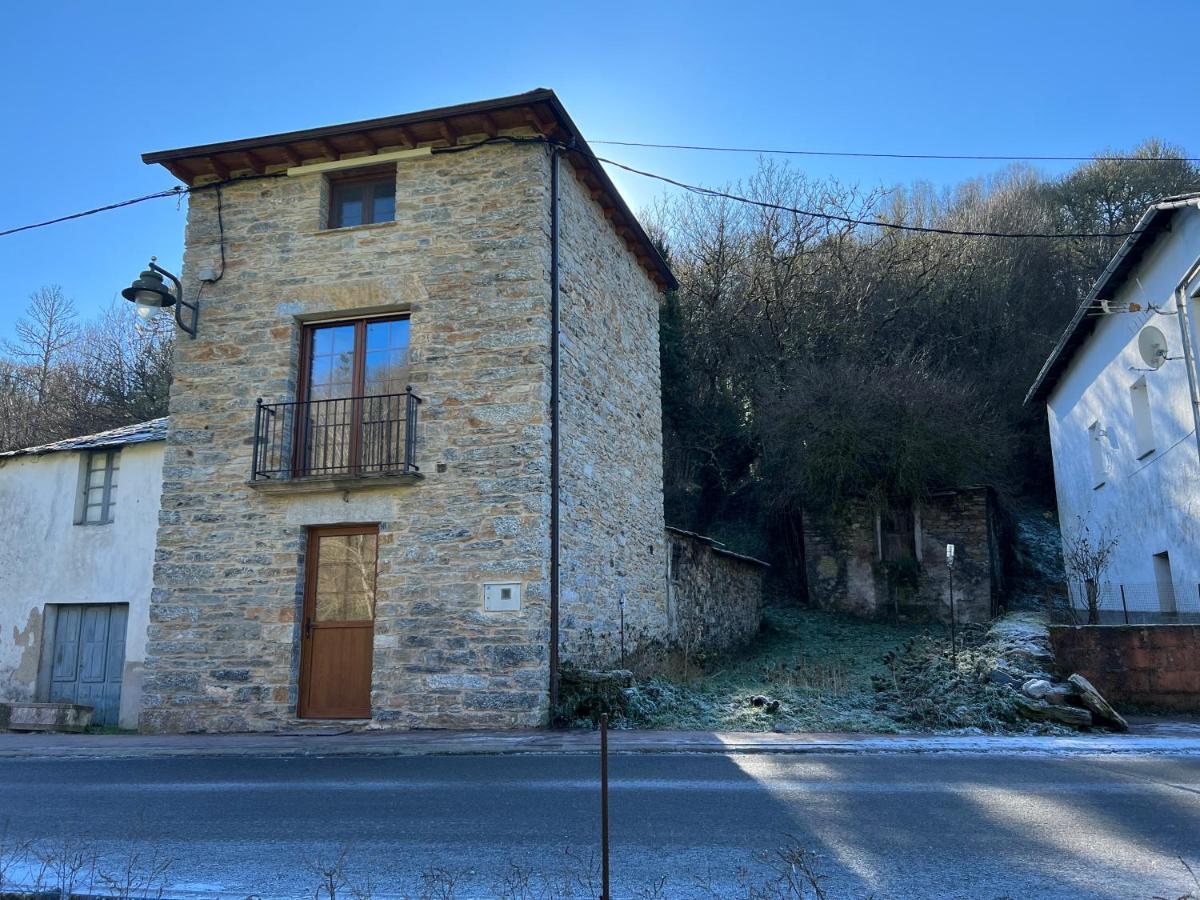 Casa Rural La Torre Recien Rehabilitada. Las Herrerias Exterior photo
